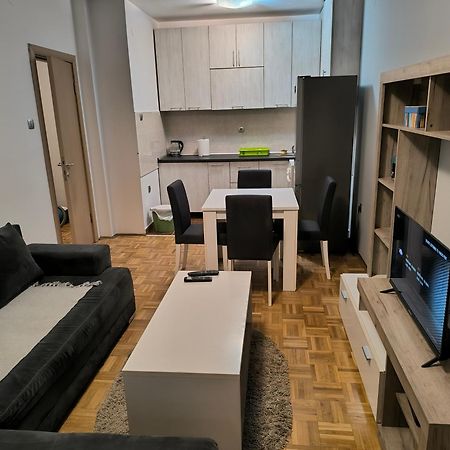 Oaza Mira + Free Parking Lägenhet Novi Sad Exteriör bild