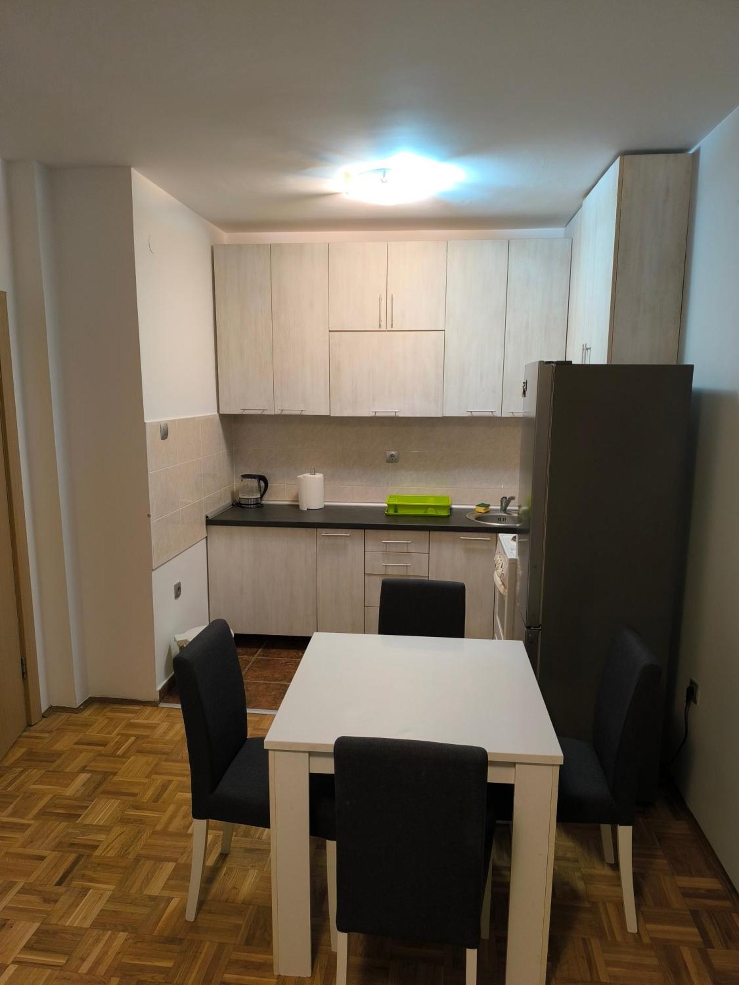 Oaza Mira + Free Parking Lägenhet Novi Sad Exteriör bild