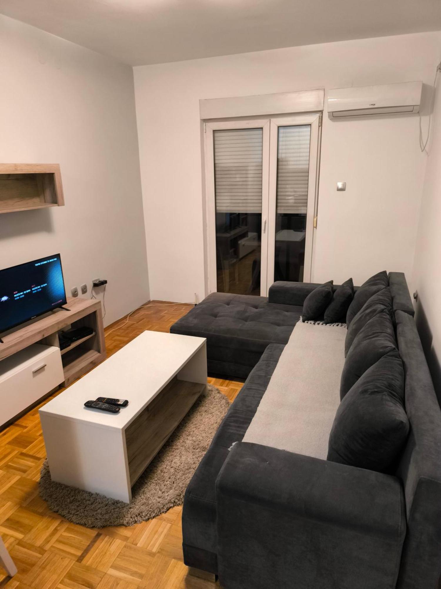 Oaza Mira + Free Parking Lägenhet Novi Sad Exteriör bild